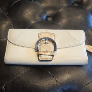 Y2k Coach Soho Buckle Closure Off White and Brushed Gold Wallet